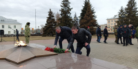 Илья Сухих возложил цветы к Вечному огню в День Героев Отечества - TLT.Ru