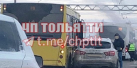 В ДТП попали автобус и легковой автомобиль, возникла пробка - TltGorod.Ru