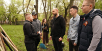 В день Всероссийского субботника Михаил Смирнов и молодежное правительство вышли на уборку в парке «Молодежный» - TLT.Ru