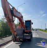 Водитель "четверки" врезался в экскаватор под Тольятти