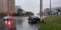 Ночью в Тольятти водитель врезался в столб и погиб - TLT.Ru
