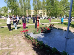(фото) В микрорайоне Поволжский открыли мемориал землякам, погибшим в зоне СВО